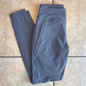 ✨Athleta Grey Waterproof Leggings size 4✨